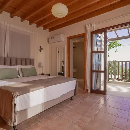 Phaedrus Living: Amarakos Pafos