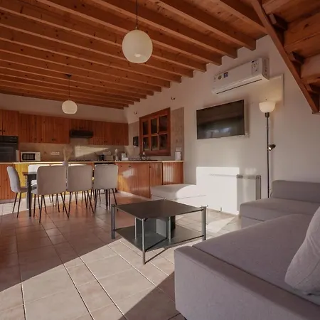 Phaedrus Living: Amarakos וילה